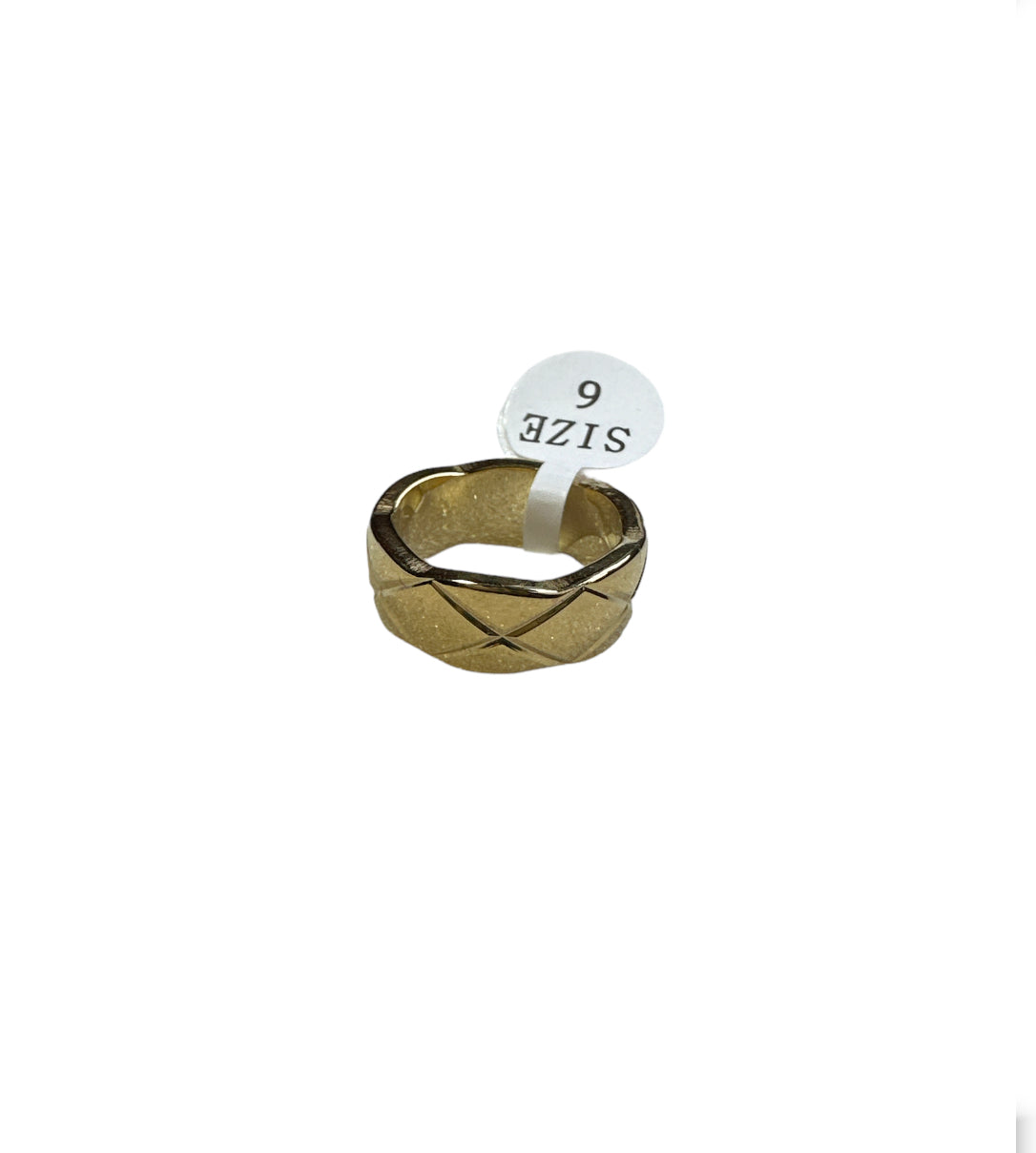 Women’s Gold Pattern Ring