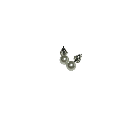 White Pearl Ear Studs 7mm