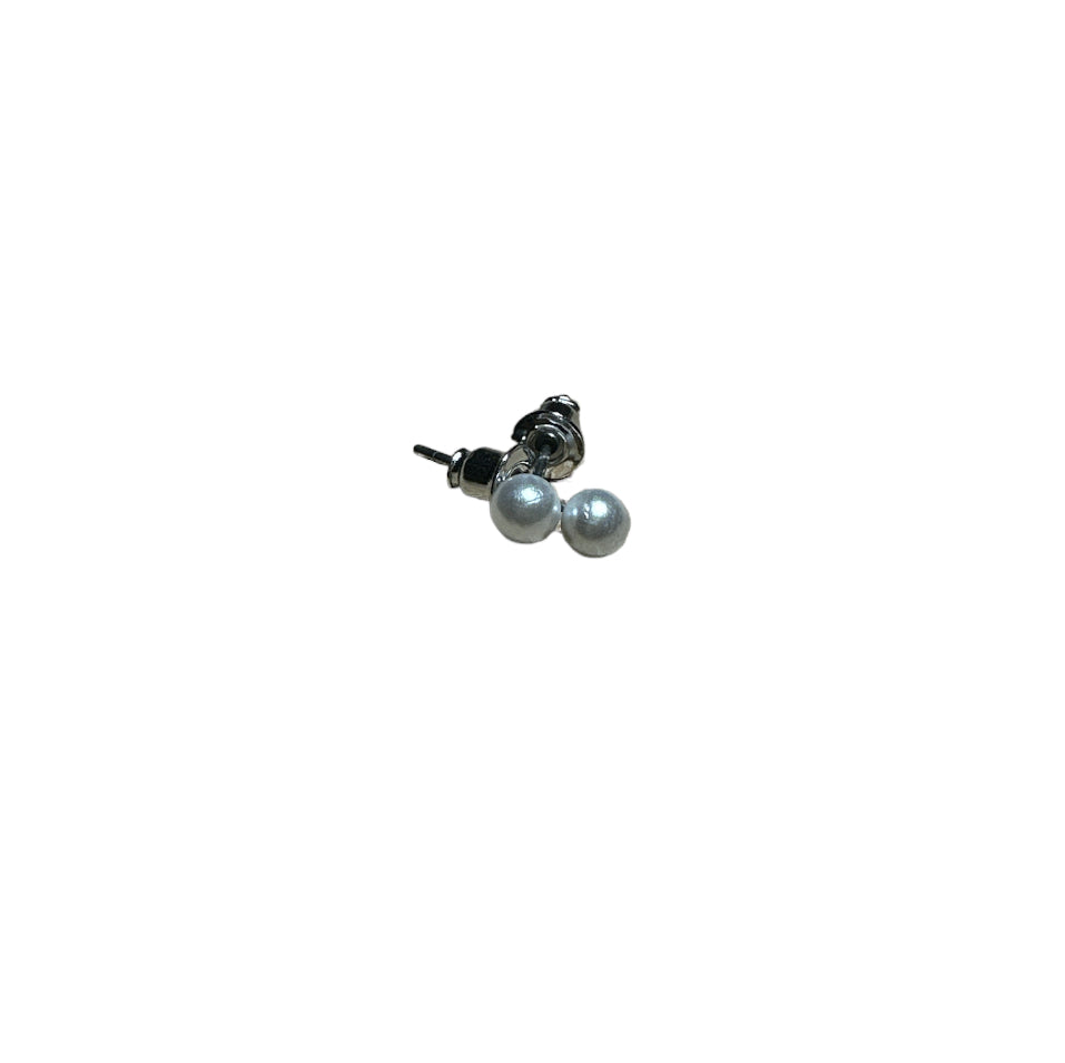 White Pearl Ear Studs 4mm